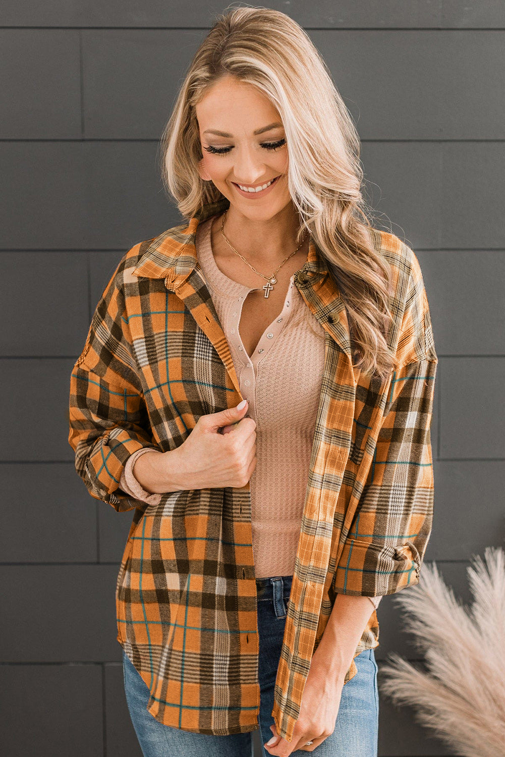 Drop Shoulder Rounded Hem Plaid Pattern Shirt