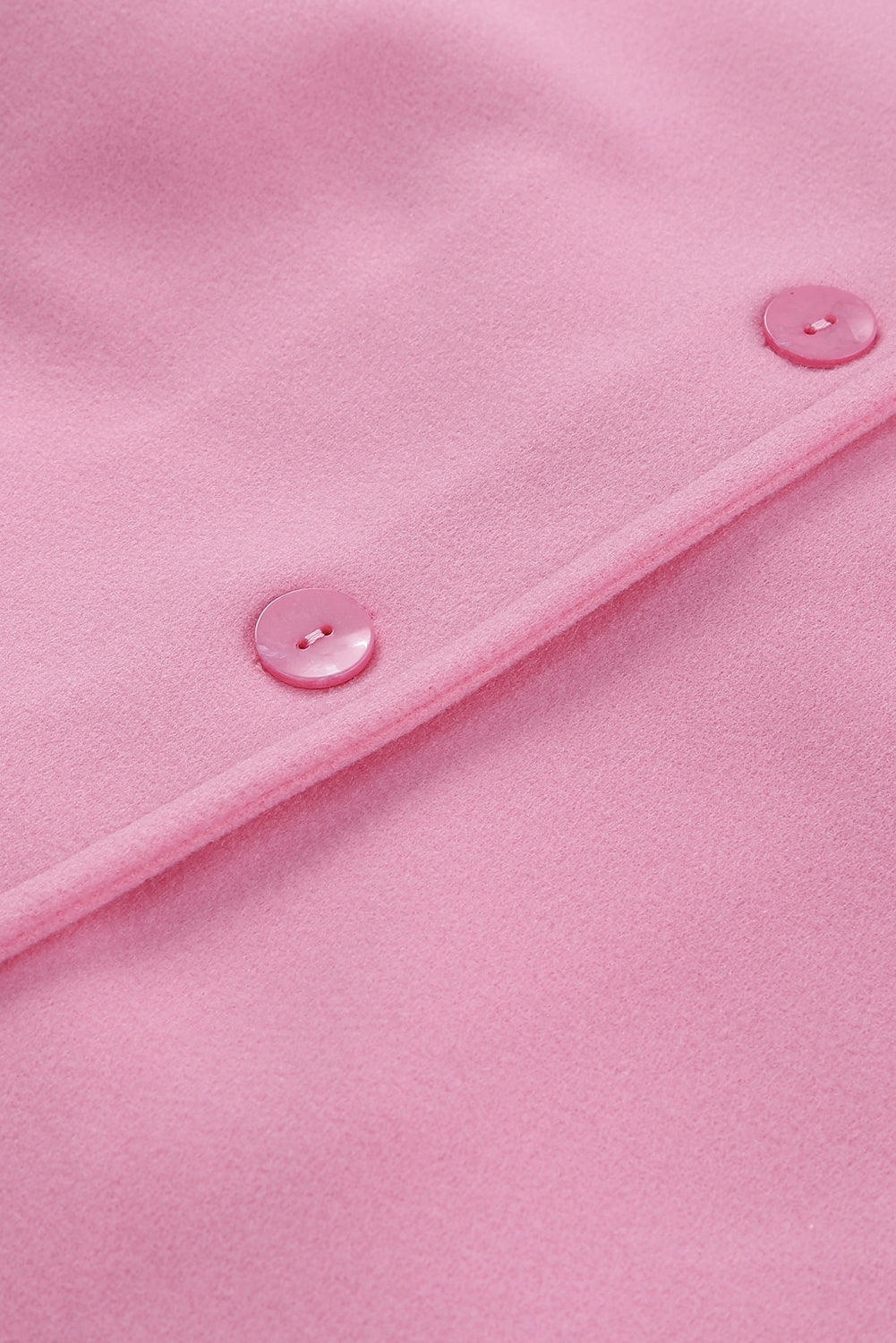 Manteau boutonné de couleur unie rose avec cravate