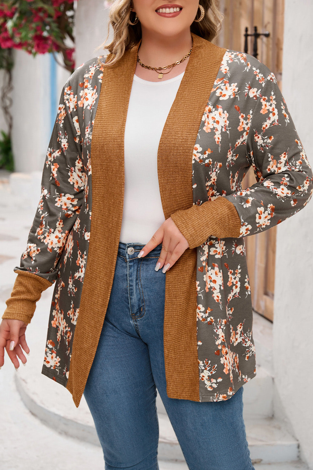 Cardigan marron en tricot à fleurs et patchwork de grande taille