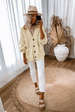 Cardigan beige à col en V avec poches en tricot texturé épais