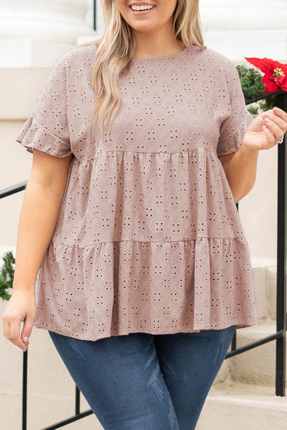 Haut babydoll rose à manches volantées et motif à œillets de grande taille