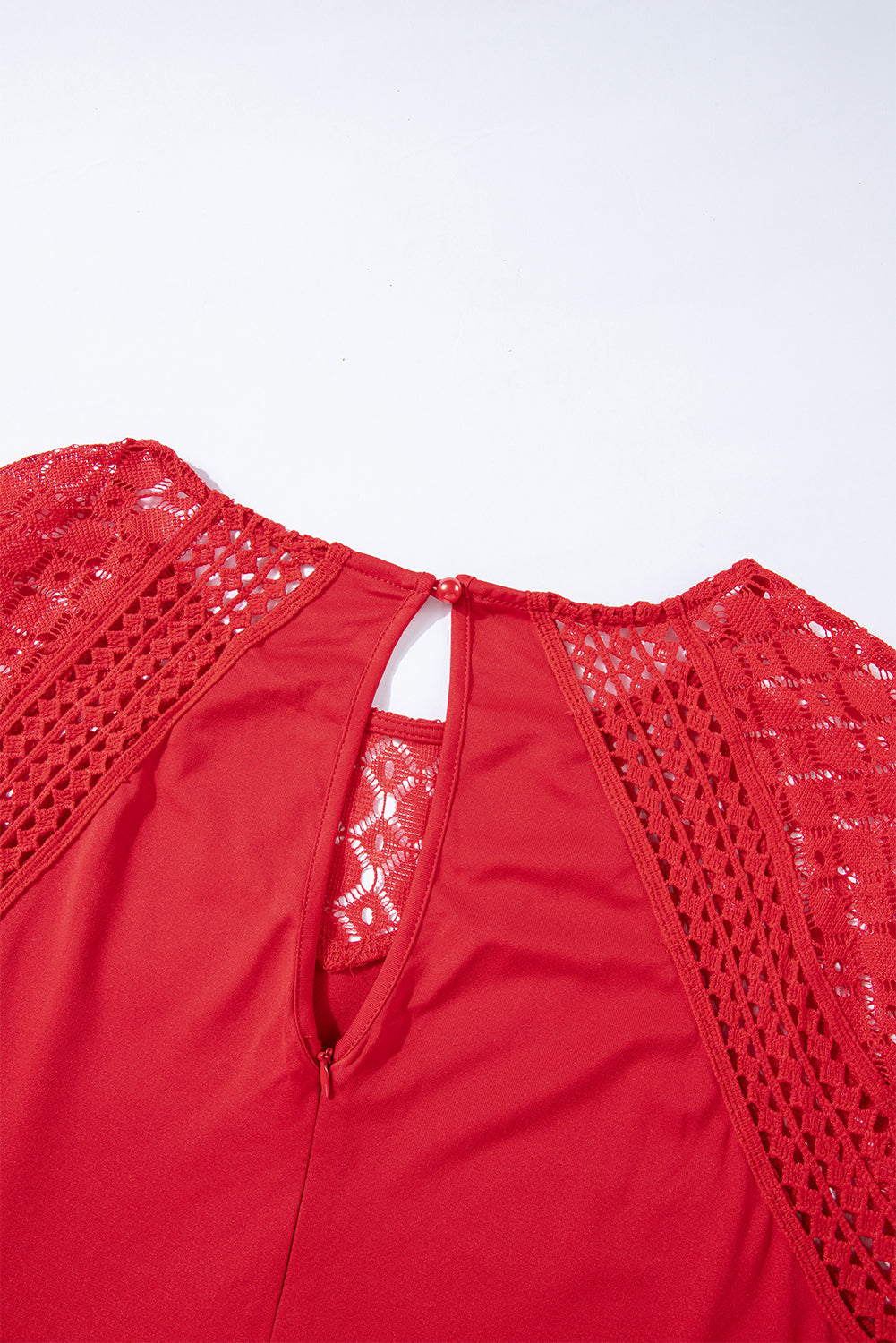 Robe courbée ajustée et évasée rouge avec empiècement en dentelle de grande taille