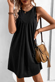 Robe noire plissée sans manches en patchwork