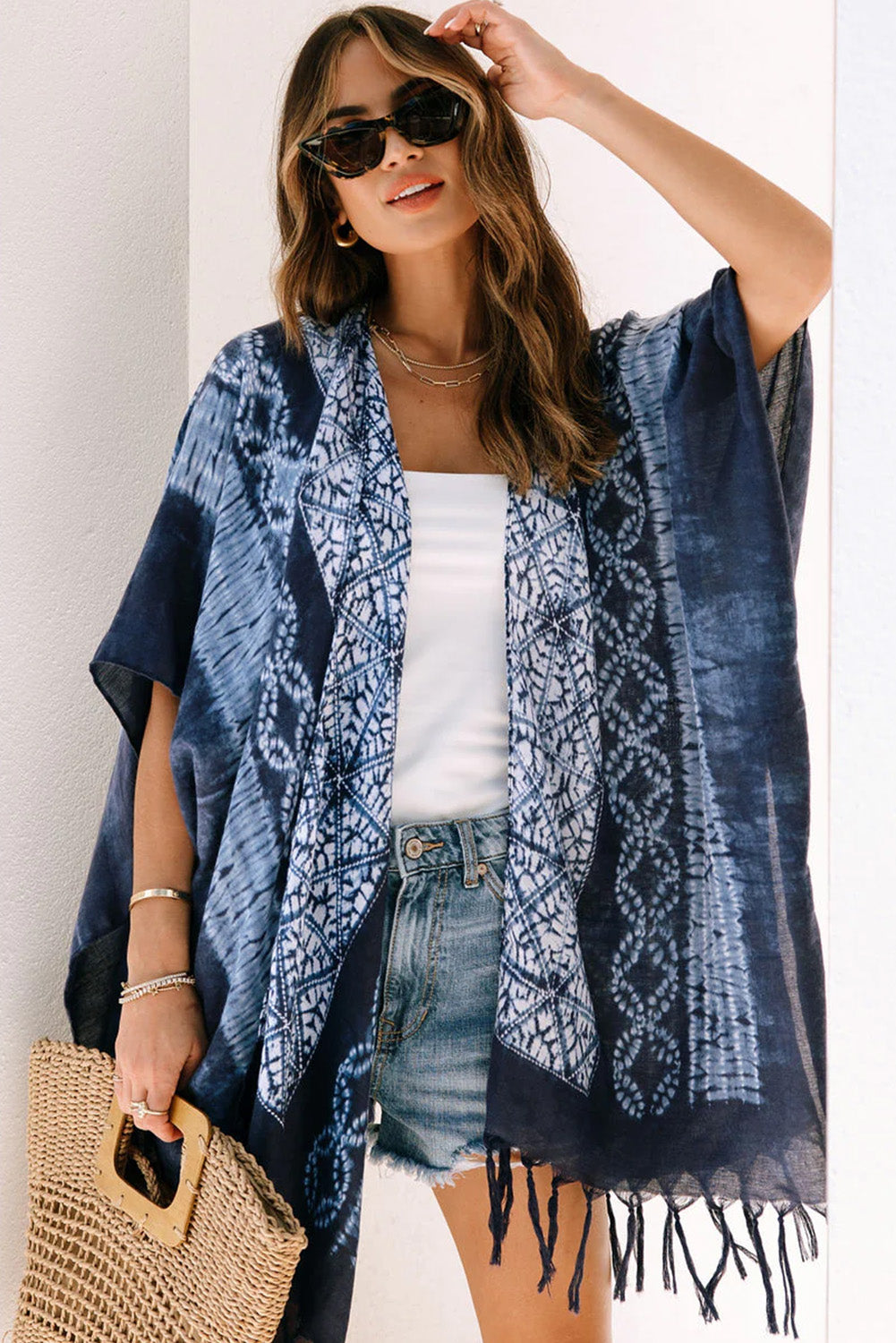 Kimono bleu tie-dye à manches courtes et pompons