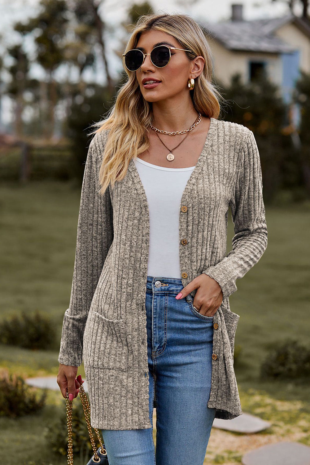 Cardigan kaki boutonné à col en V en tricot côtelé avec poches