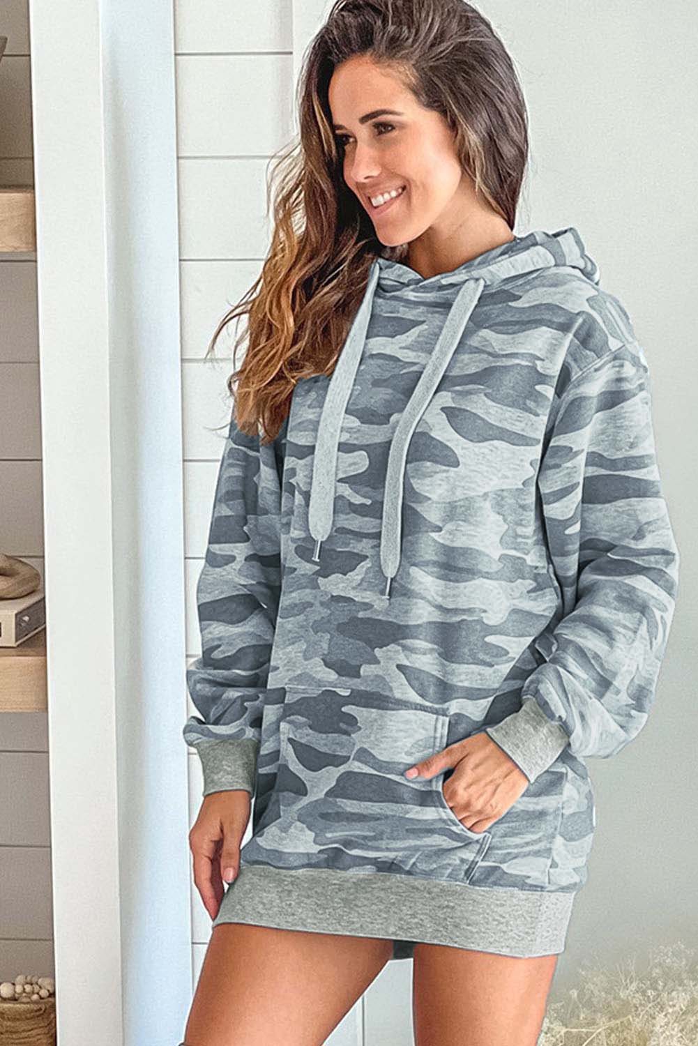 Robe à capuche surdimensionnée gris clair à motif camouflage