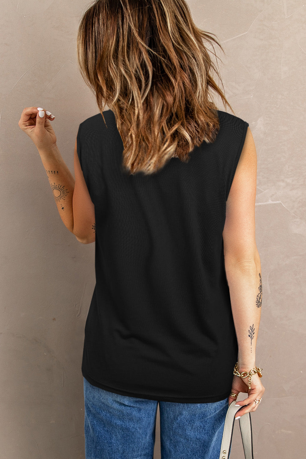 Broken Hole Detail Sleeveless Crew Neck Tank Top