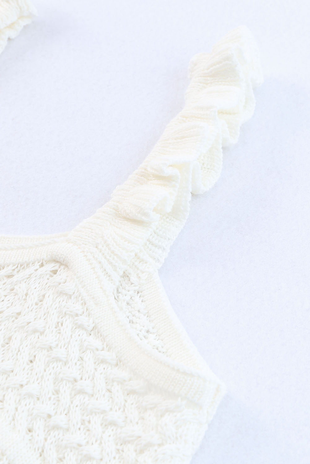 Débardeur blanc en tricot au crochet avec bretelles à volants 