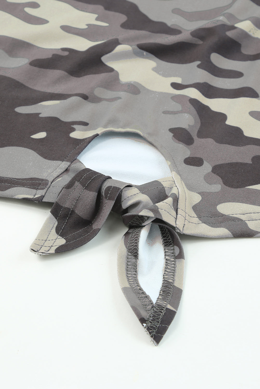 Camo Print Knotted Hem T-shirt