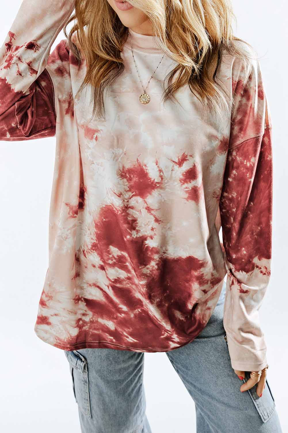 Haut à manches longues et col rond rouge tie-dye