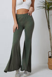 Pantalon vert taille haute ajusté et évasé 