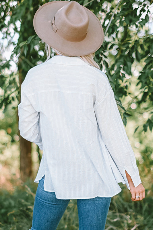 Chemise blanche à poches et boutons texturés