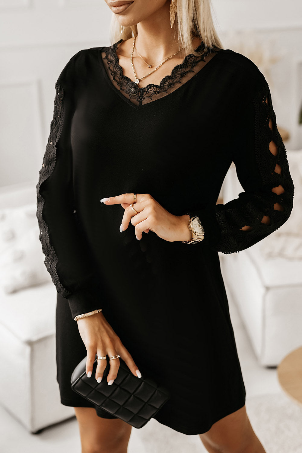 Mini-robe creuse en dentelle noire