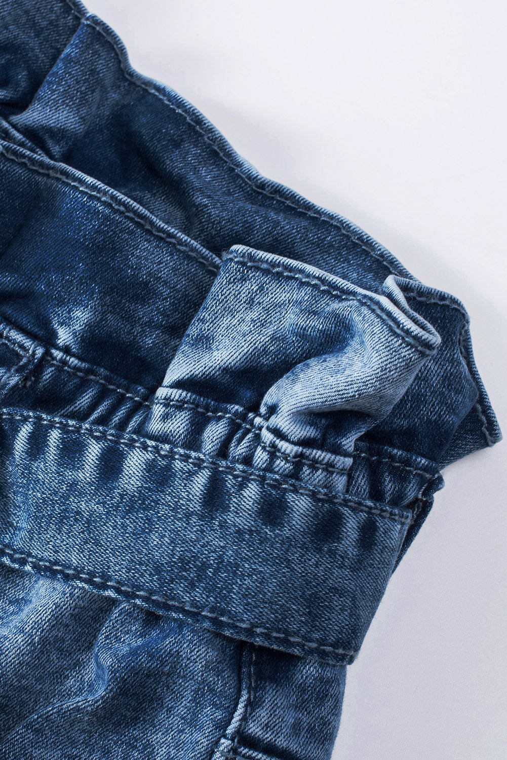 Jean skinny bleu à coutures et coutures hautes avec nœud