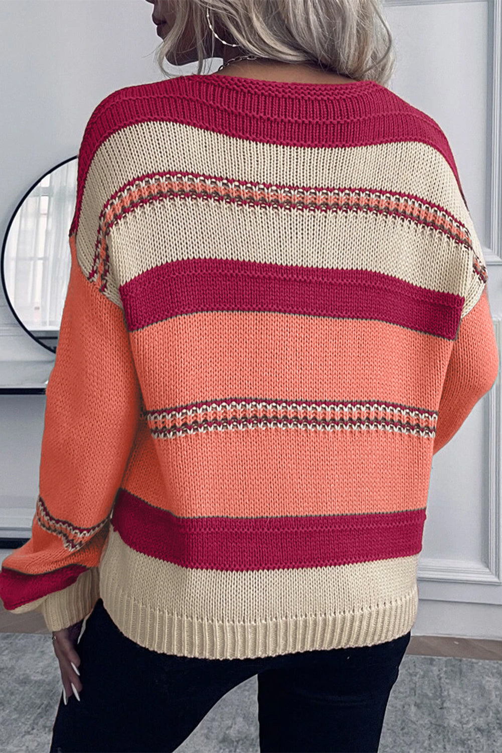 Pull à col en V en tricot à motif rayé café