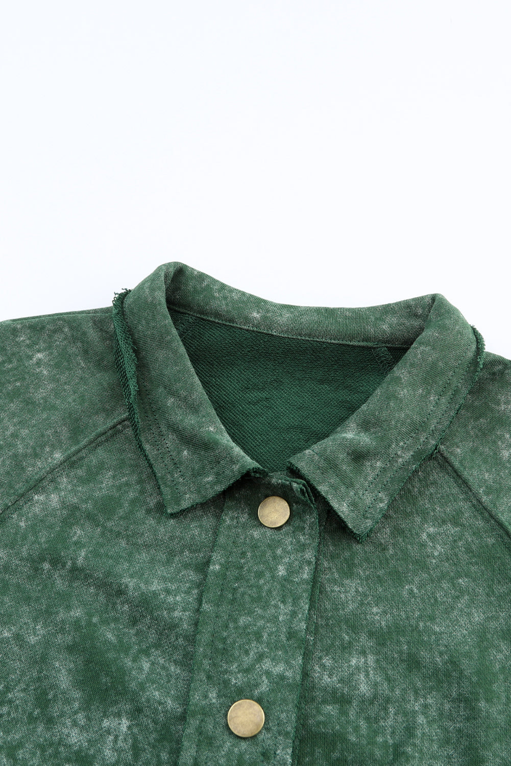 Veste boutonnée verte vintage délavée avec poche à rabat