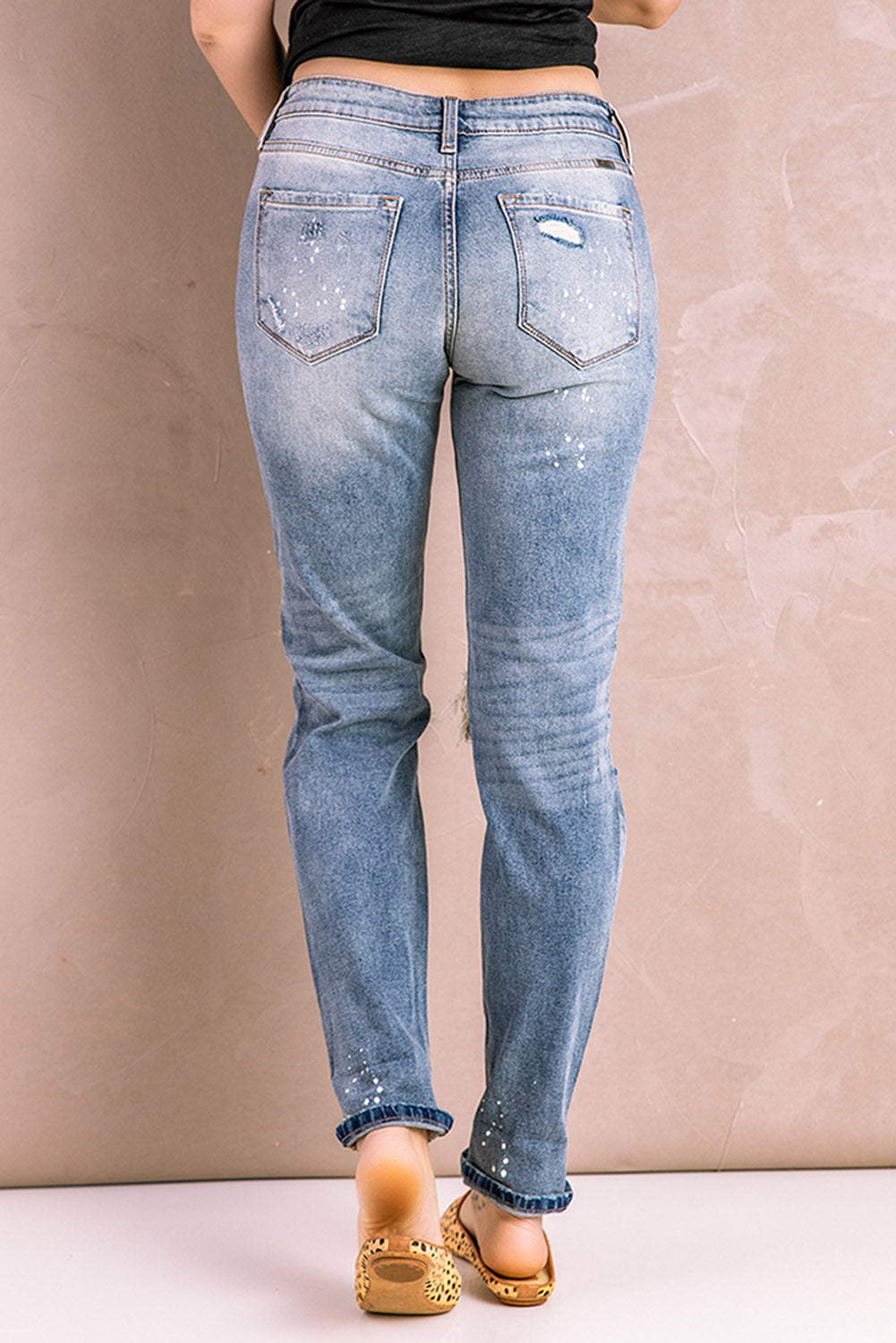 Pantalon en denim bleu ciel délavé et délavé