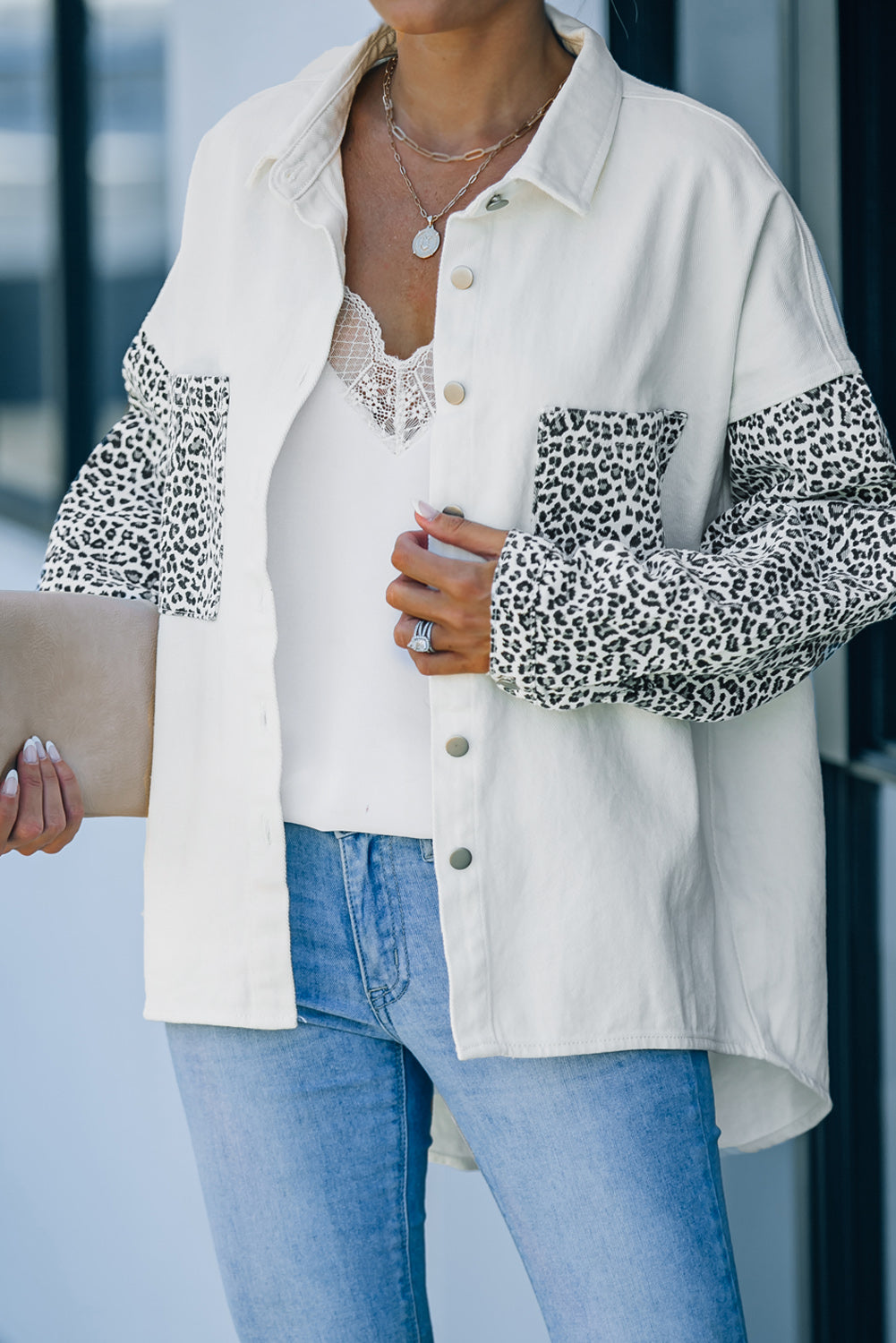 Veste en jean léopard contrastée blanche