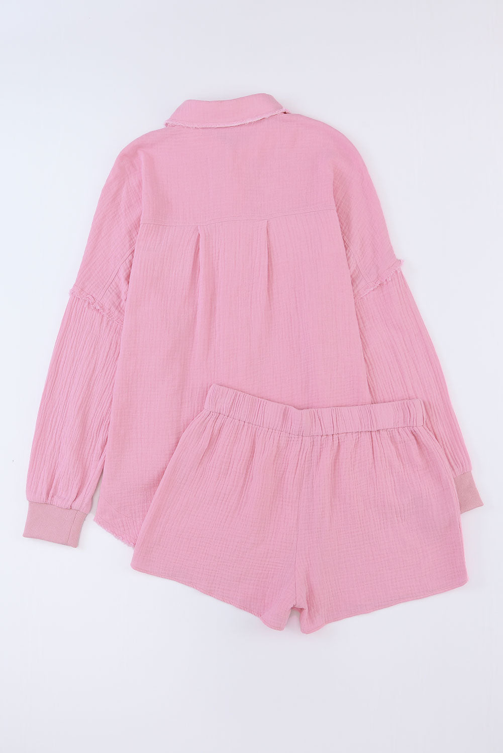 Ensemble chemise à manches longues effiloché rose et short décontracté