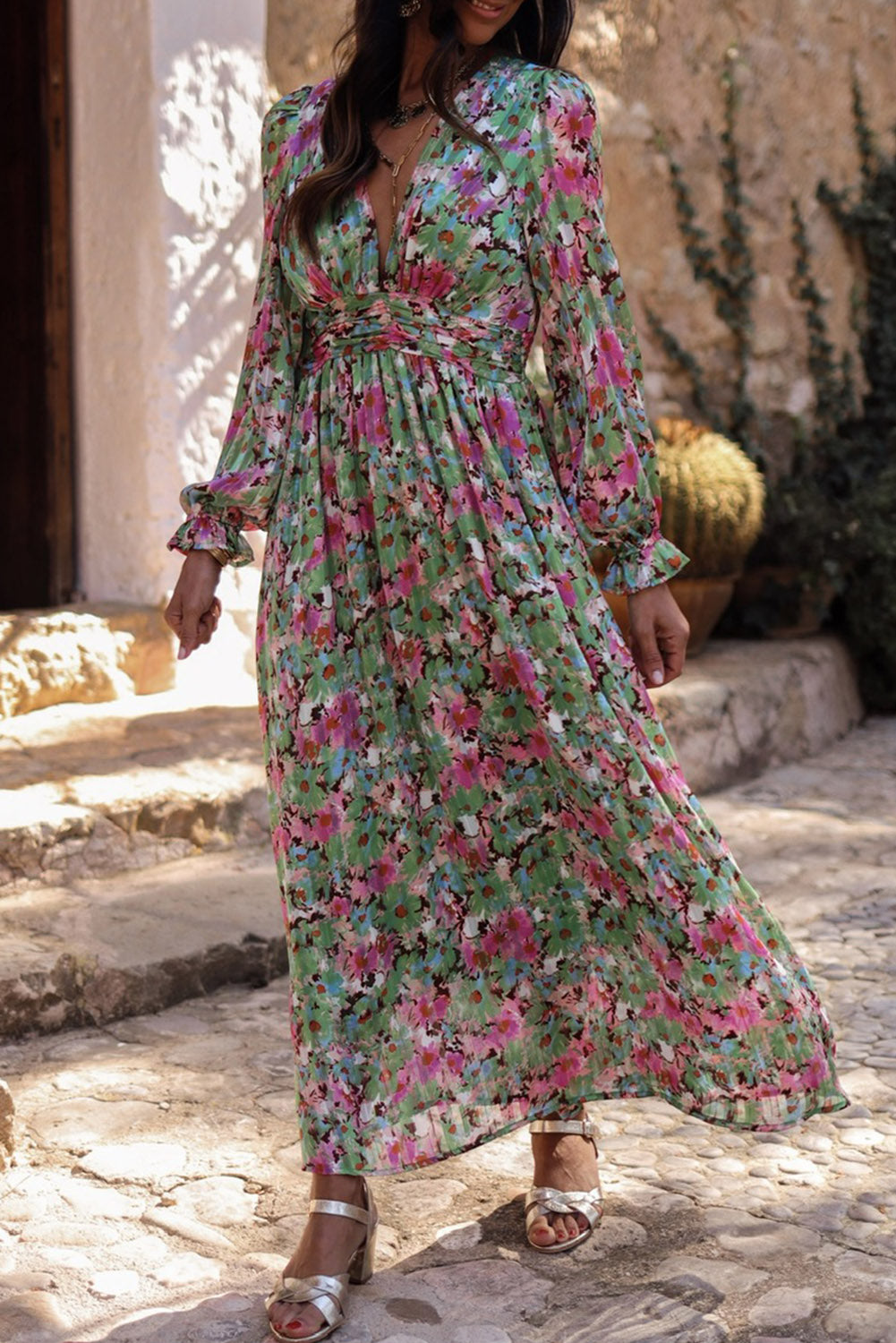 Robe longue à imprimé floral et col en V profond froncé à la taille cintrée vert