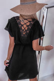 Mini-robe noire en dentelle au crochet et cordon de serrage taille haute