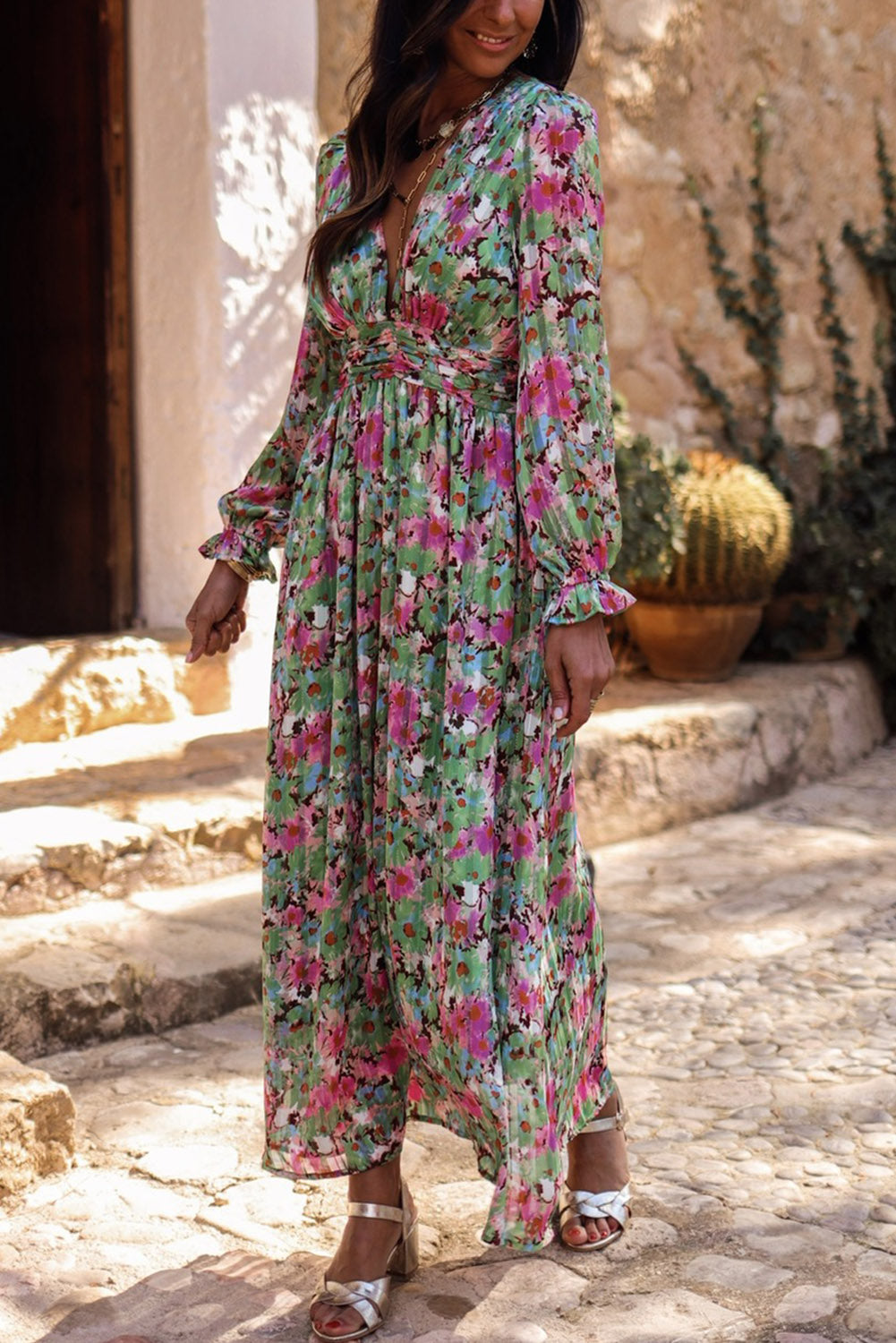 Robe longue à imprimé floral et col en V profond froncé à la taille cintrée vert