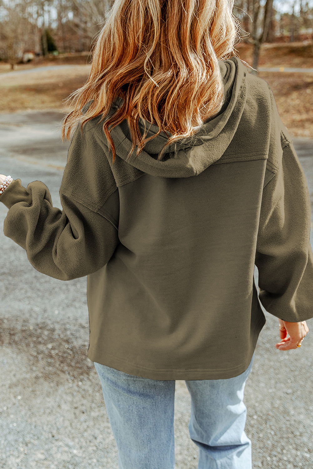 Veste zippée à capuche avec cordon de serrage et poche à rabat abricot