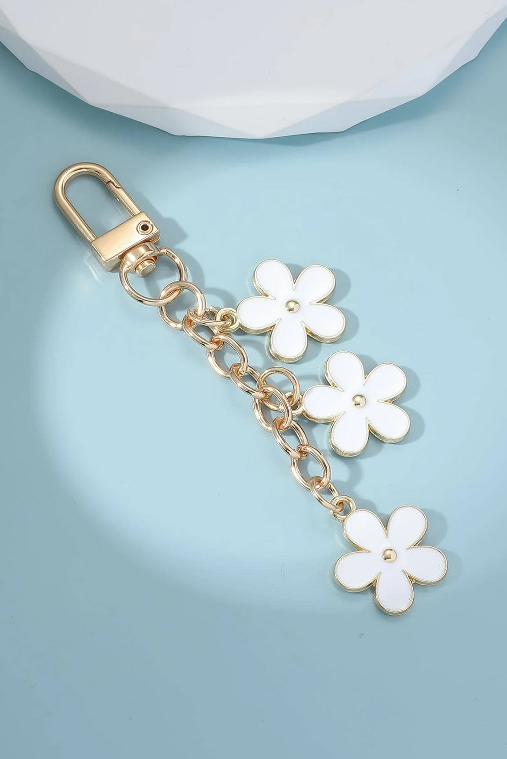 White Cute Flower Shape Ornament Key Buckle