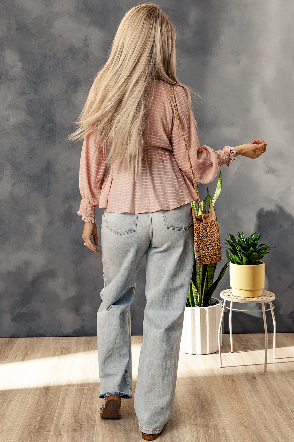 Blouse péplum texturée rouge nouée sur le devant