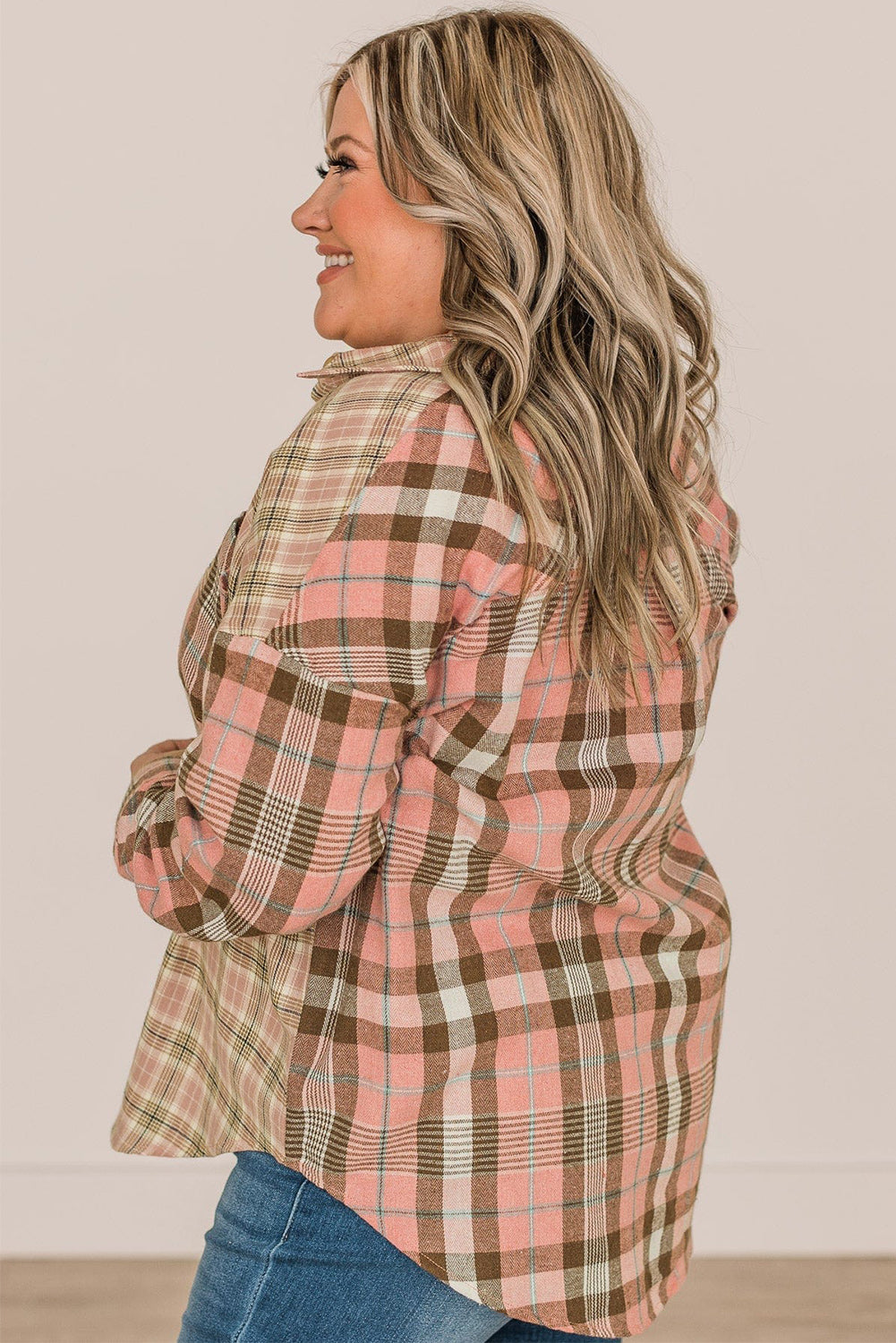 Drop Shoulder Rounded Hem Plaid Pattern Shirt