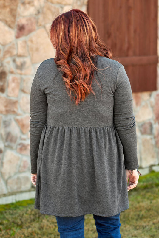 Cardigan tunique gris ouvert sur le devant à volants de grande taille