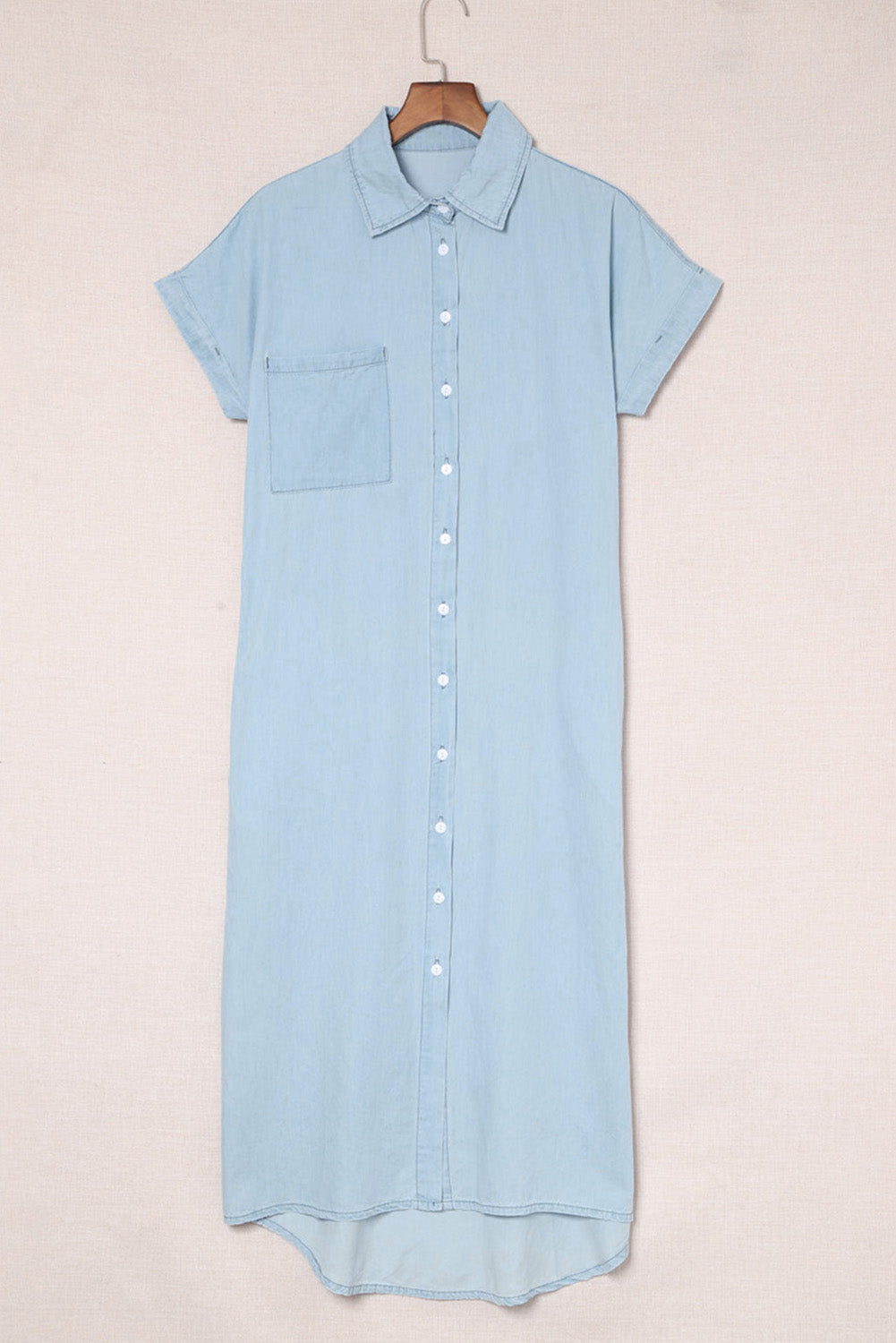 Robe midi chemise en chambray bleu ciel à manches courtes