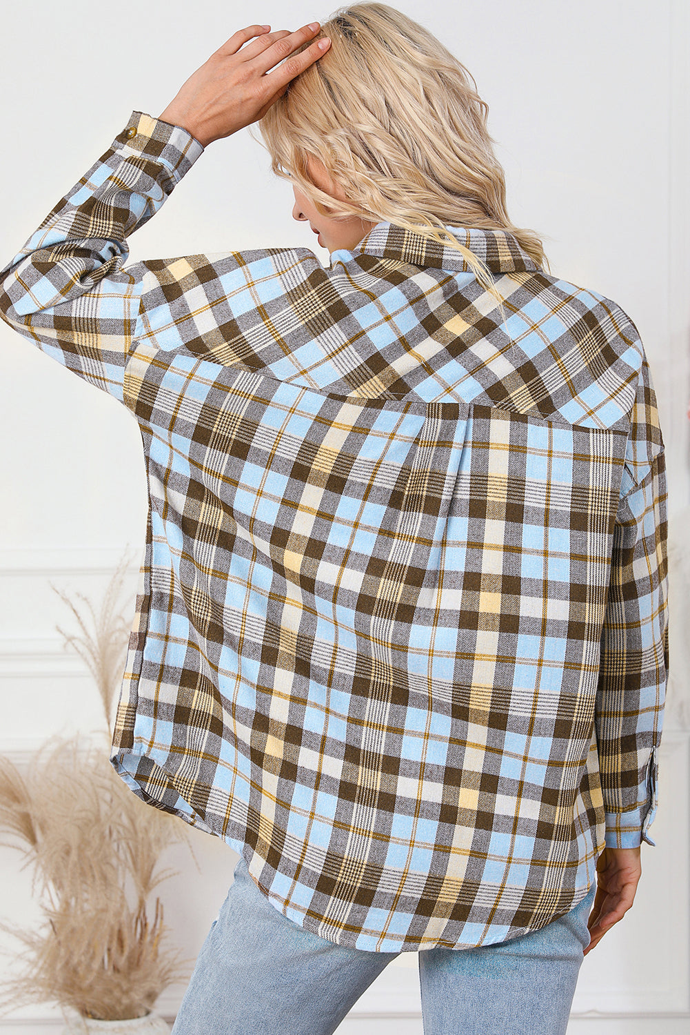 Drop Shoulder Rounded Hem Plaid Pattern Shirt