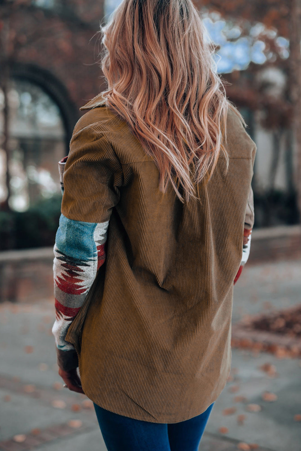 Veste en velours côtelé kaki à motif aztèque