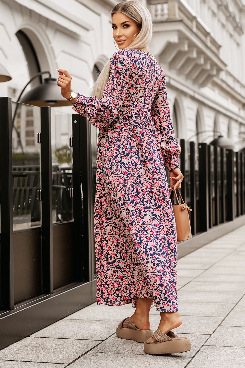 Robe longue multicolore bohème à imprimé floral et boutons à col en V profond