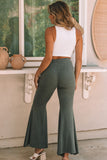 Pantalon vert taille haute ajusté et évasé 