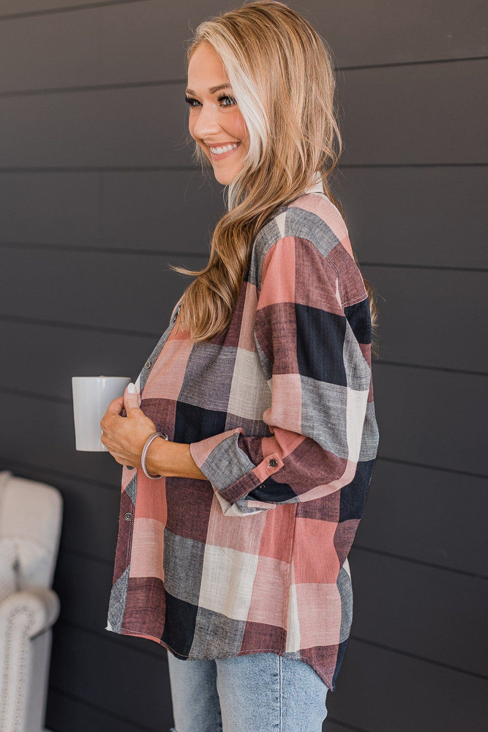 Chemise multicolore à motif écossais à manches retroussées