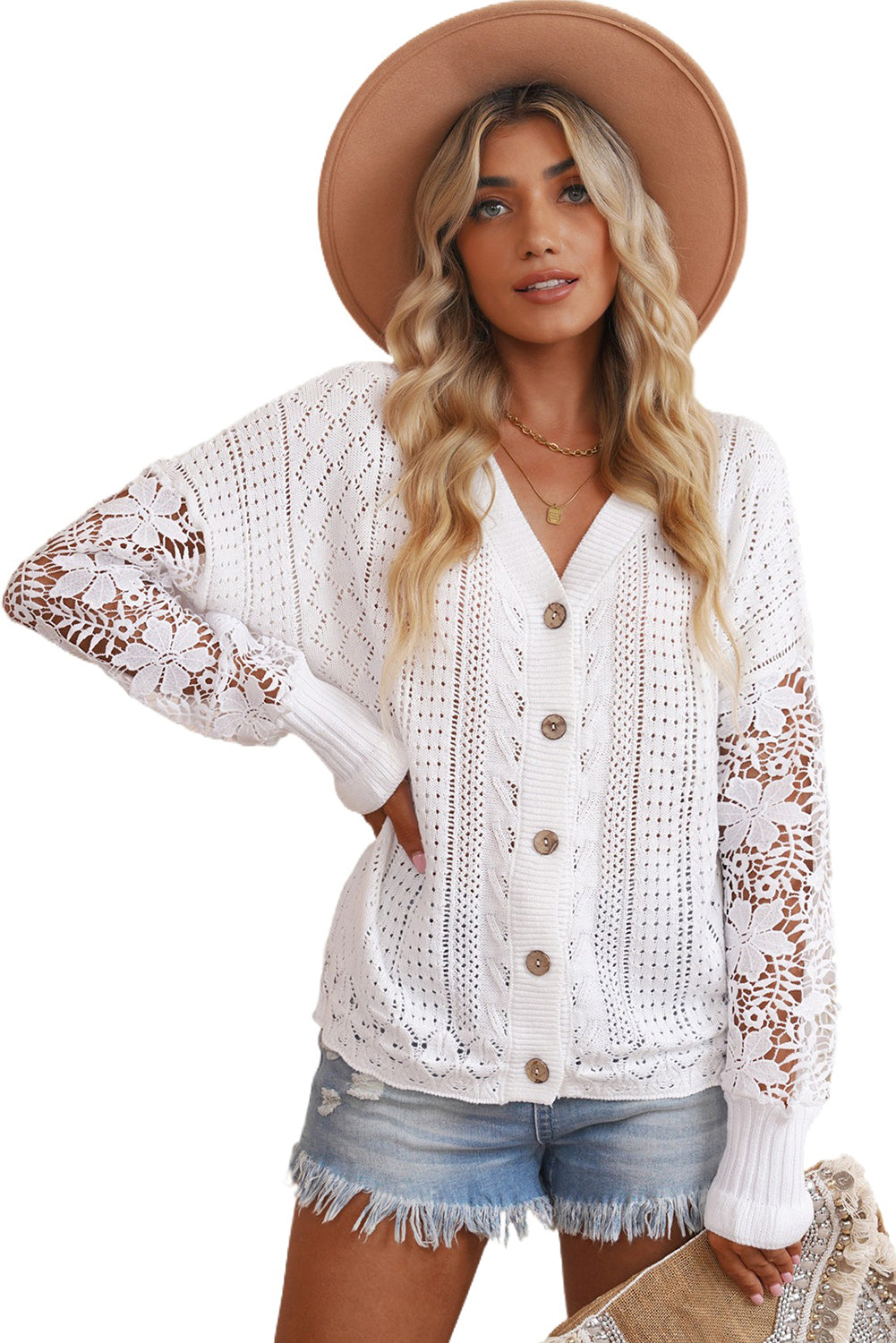 Pull boutonné en tricot ajouré au crochet en dentelle blanche