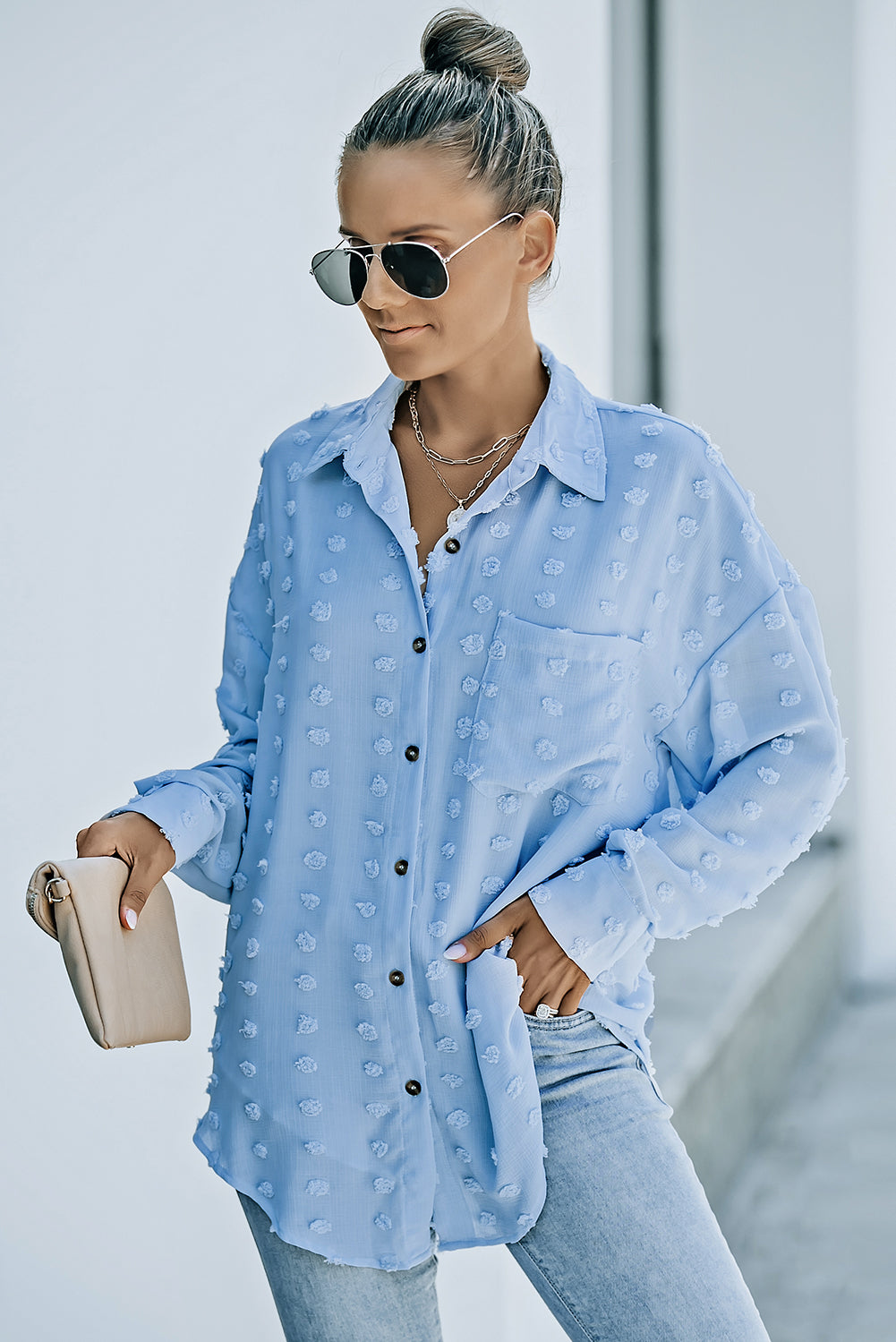 Chemise à manches longues et poche boutonnée bleu ciel à pois 