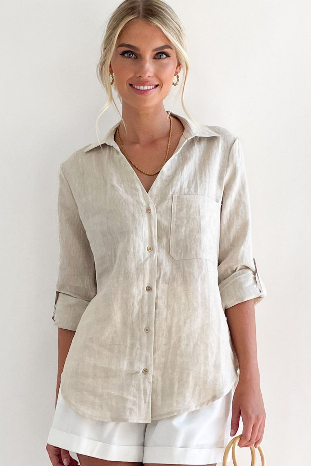 Chemise en lin décontractée à manches longues beige avec languette roulée