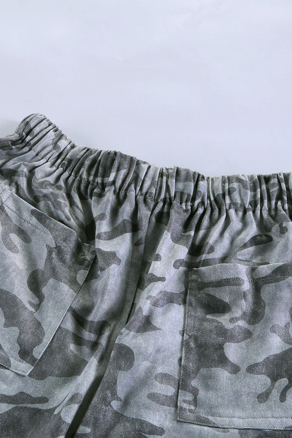 Short décontracté à taille élastique avec cordon de serrage et imprimé camouflage 