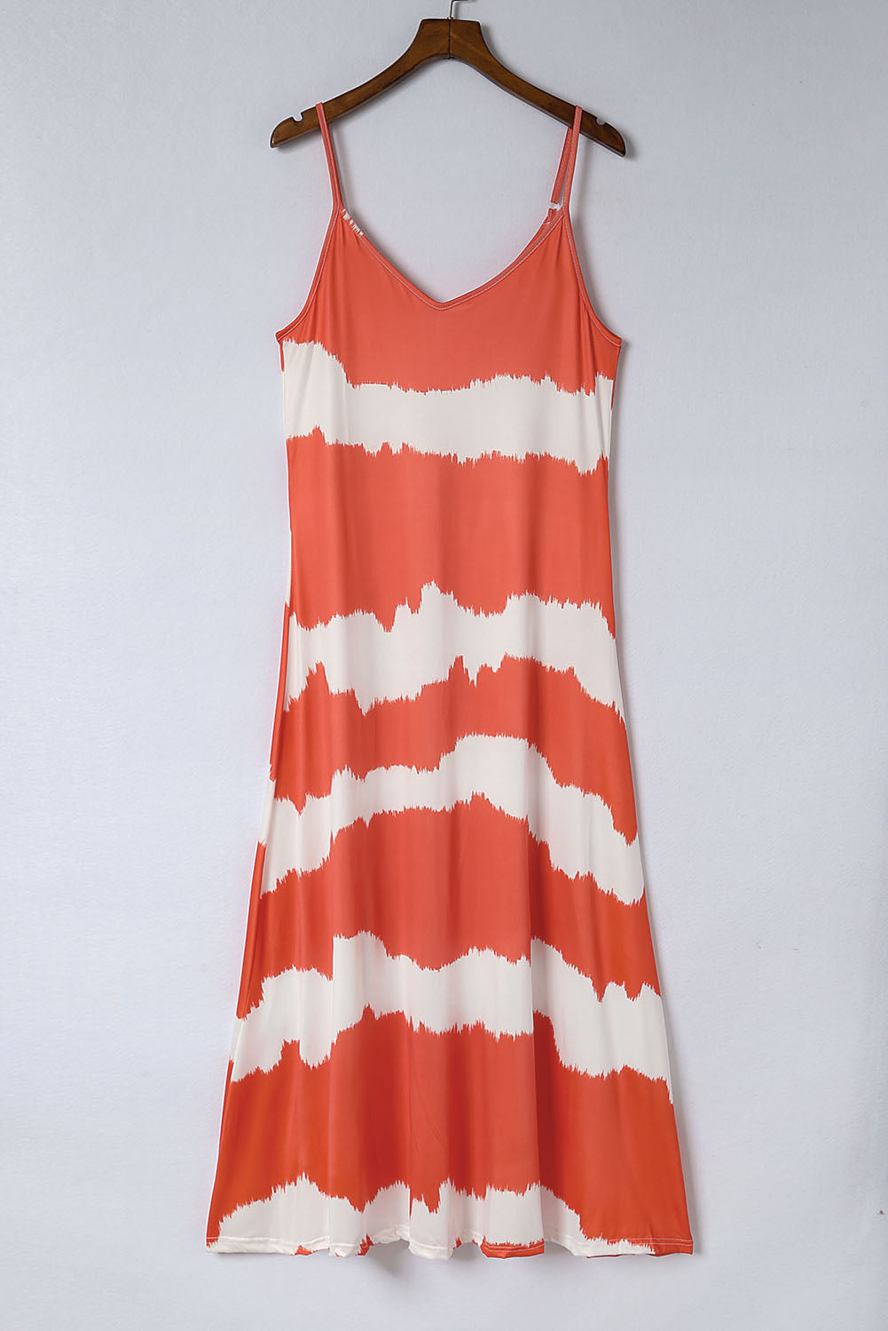 Robe longue orange à rayures et bretelles spaghetti