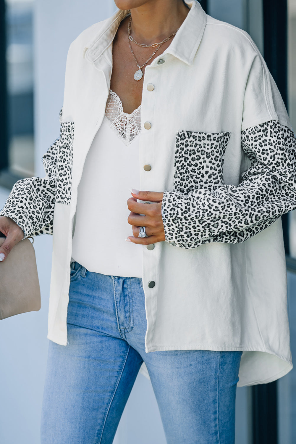 Veste en jean léopard contrastée blanche