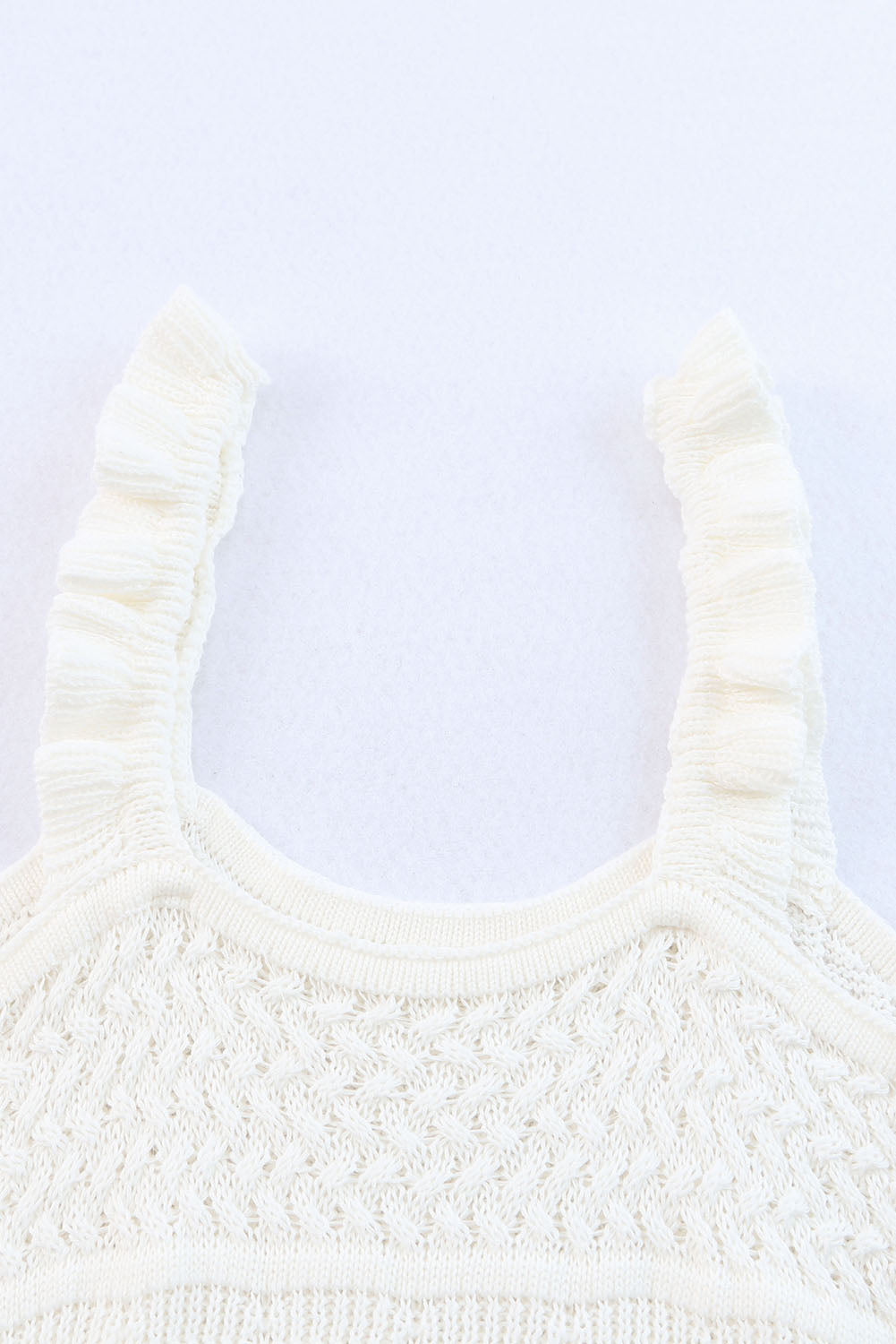 Débardeur blanc en tricot au crochet avec bretelles à volants 