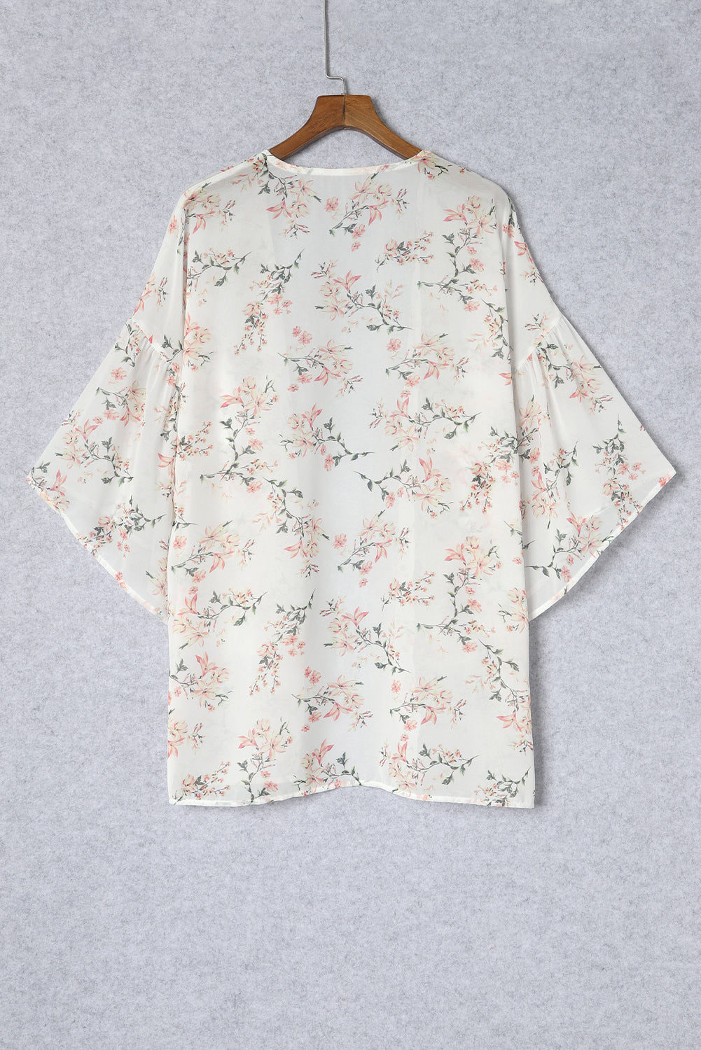 Kimono blanc à manches longues et à volants à imprimé floral 