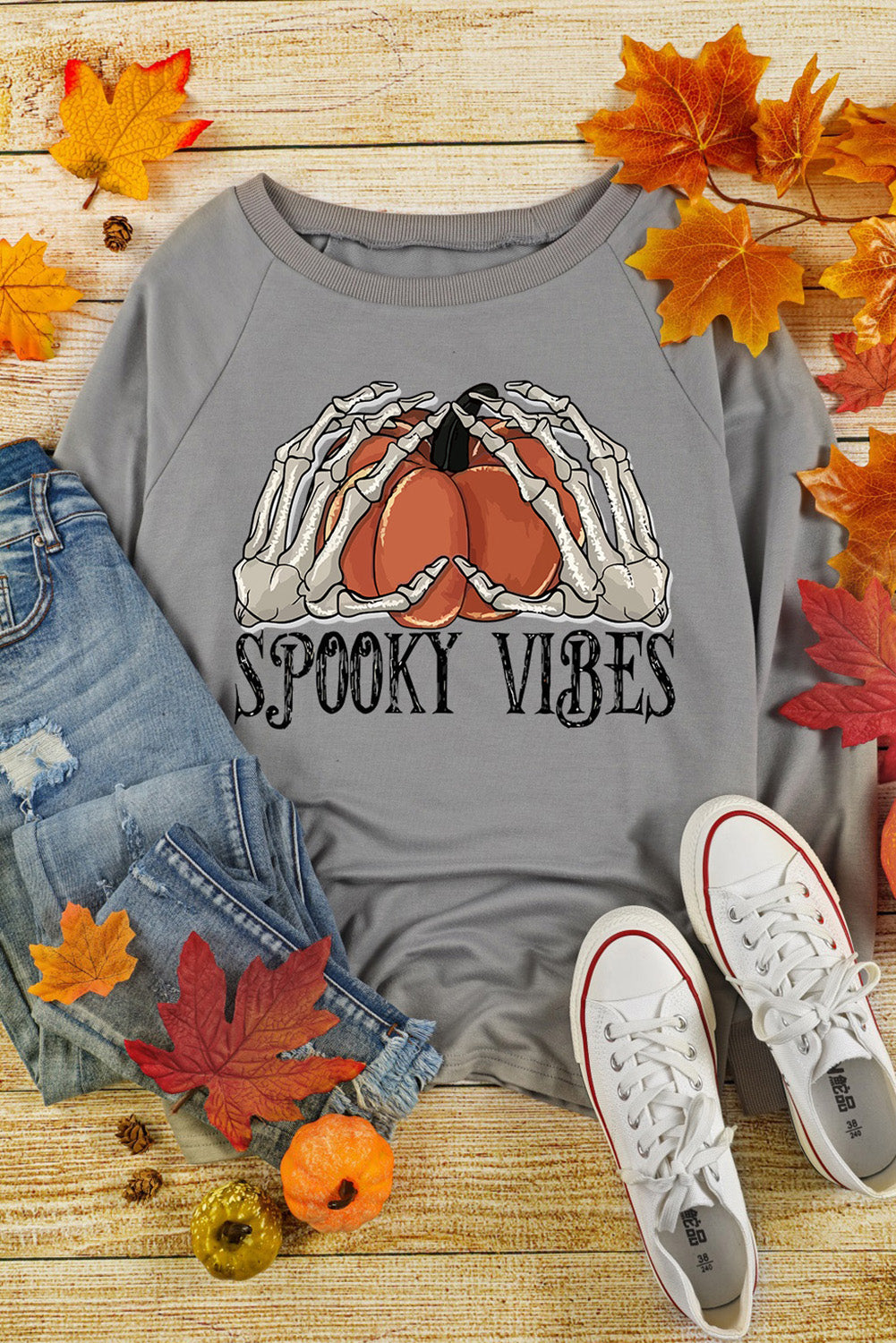 Sweat-shirt gris Halloween SPOOKY VIBES citrouille graphique