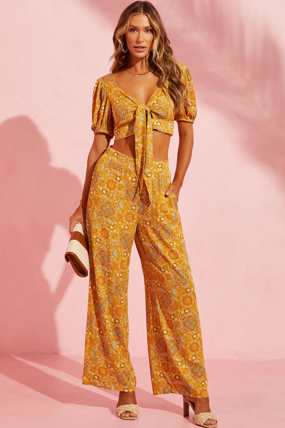 Pantalon large à poches et imprimé floral bohème jaune 