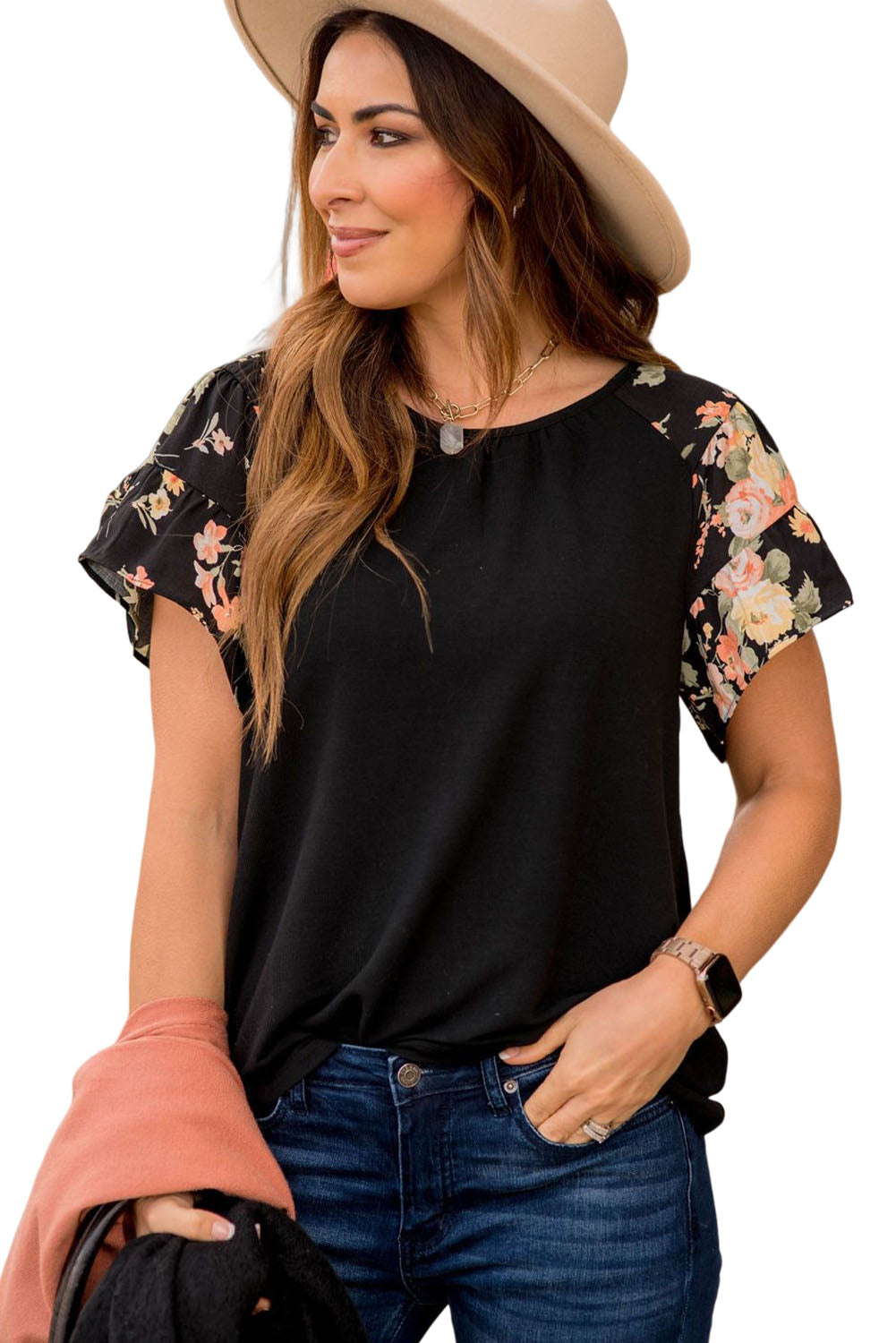 T-shirt noir à manches raglan et fleurs à plusieurs niveaux