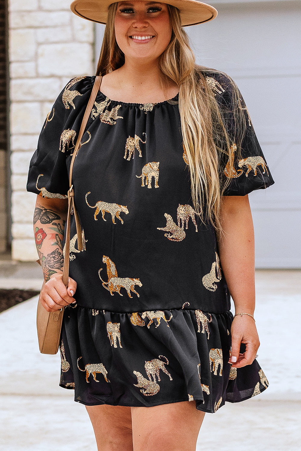 Chemise noire boutonnée en satin à imprimé animal guépard 