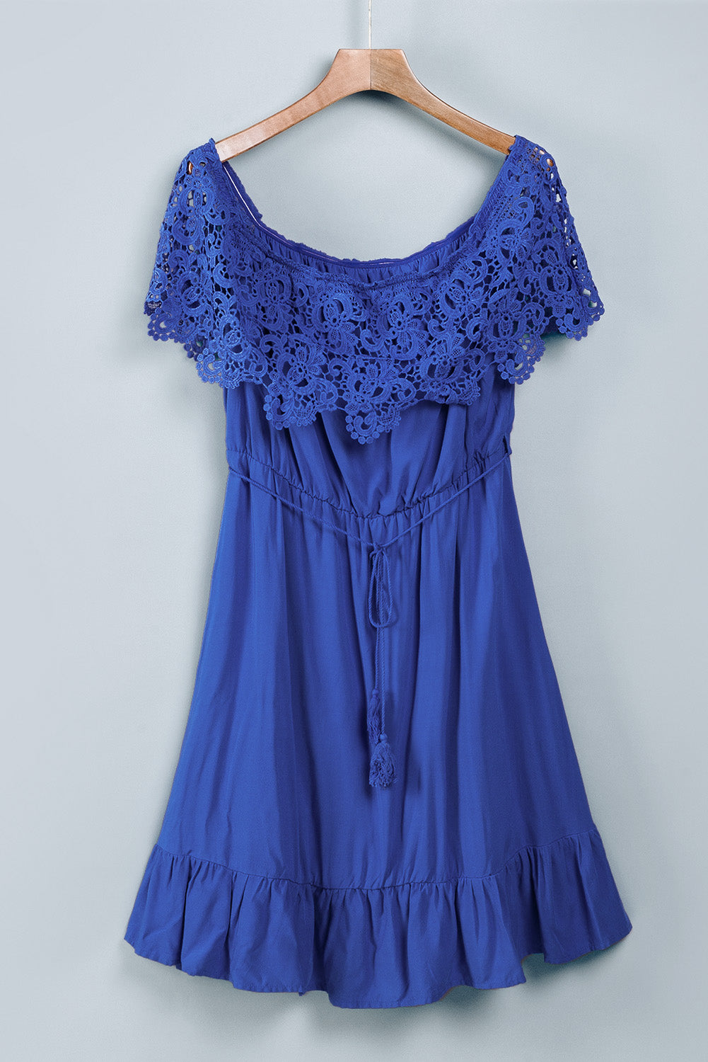 Robe bleue à épaules dénudées et manches en dentelle, grande taille